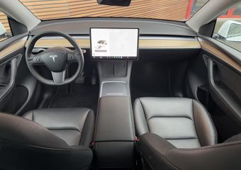 Tesla Model Y Long Range AWD 75 kWh Navi / Clima / Lm Velgen / Leer / LED / Panodak
