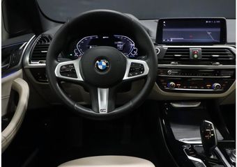 BMW X3 xDrive30e M Sport [SCHUIFKANTELDAK, APPLE CARPLAY, CAMERA, M-PAKKET, CRUISE CONTROL, PDC, TREKHAAK, VOL LEDER,  M-STUUR, NAVIGATIE, NIEUWSTAAT]