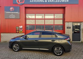 Hyundai IONIQ 1.6 GDi PHEV Comfort Navigatie/ Camera/ Parkeersensoren achter/ Rijklaarprijs