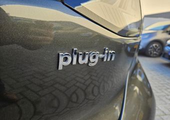 Hyundai IONIQ 1.6 GDi PHEV Comfort Navigatie/ Camera/ Parkeersensoren achter/ Rijklaarprijs