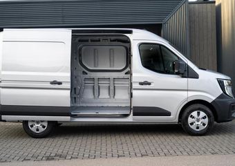Renault MASTER T35 2.0 dCi 150 L2H2 Extra | Nieuw Model | Camera | Parkeersensoren | Apple Carplay