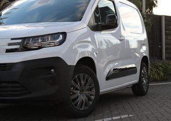 Peugeot PARTNER 1.5 BlueHDi 100PK S&S L1 Navigatie, Achteruitrijcamera, Trekhaak, Dab, Bluetooth, Parkeersensoren voor & achter