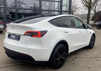 Tesla Model Y LONG RANGE