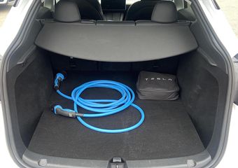 Tesla Model Y LONG RANGE