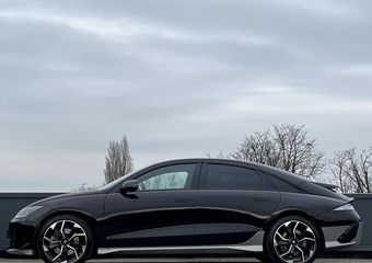 Hyundai IONIQ 6 Connect 77 kWh | Ultrasnel – snellaadtechnologie | Warmtepomp | 20”Bi-color lmv |