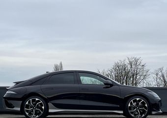 Hyundai IONIQ 6 Connect 77 kWh | Ultrasnel – snellaadtechnologie | Warmtepomp | 20”Bi-color lmv |