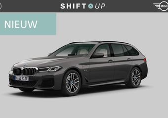 BMW 5-SERIE Touring 530e xDrive M-Sport | Panoramadak | Head Up | Harman Kardon