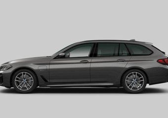 BMW 5-SERIE Touring 530e xDrive M-Sport | Panoramadak | Head Up | Harman Kardon