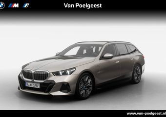 BMW 5-SERIE Touring 530e M Sport Edition | Travel Pack | Trekhaak met elektrisch wegklapbare kogel
