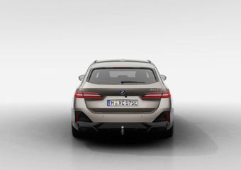 BMW 5-SERIE Touring 530e M Sport Edition | Travel Pack | Trekhaak met elektrisch wegklapbare kogel