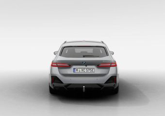 BMW 5-SERIE Touring 530e M Sport Edition | Travel Pack | Trekhaak met elektrisch wegklapbare kogel