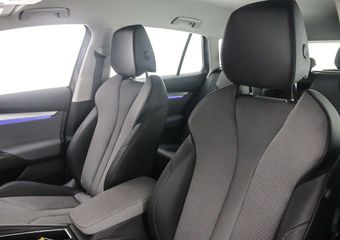 Skoda Enyaq iV 60 Selection 180pk Automaat Achteruitrijcamera, Navigatie, Cruise control, Airco, App connect, LED koplampen, Parkeersensoren, DAB, Radio