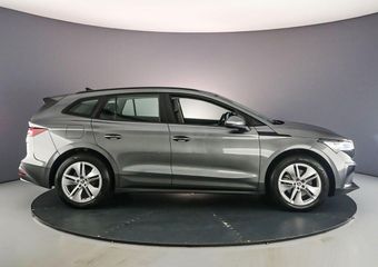 Skoda Enyaq iV 60 Selection 180pk Automaat Achteruitrijcamera, Navigatie, Cruise control, Airco, App connect, LED koplampen, Parkeersensoren, DAB, Radio