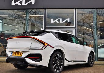 KIA EV6 GT-Line 84 kWh 229pk Pano-Dak LED Stoelverw.+Koeling PDC V+A Meridian Sound Keyless Head-Up Tot 10Jr.Kia-Garantie