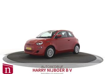 Fiat 500 RED 24 kWh Navigatiesysteem / DAB ontvanger / Keyless start