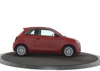 Fiat 500 RED 24 kWh Navigatiesysteem / DAB ontvanger / Keyless start