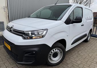 Citroen BERLINGO 1.2 PureTech 110 S&S L1AIRCO / NAVIGATIE / 3 ZITPLAATSEN / PARKEERSENSOREN / CRUISE / NIEUWSTAAT