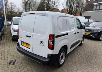 Citroen BERLINGO 1.2 PureTech 110 S&S L1AIRCO / NAVIGATIE / 3 ZITPLAATSEN / PARKEERSENSOREN / CRUISE / NIEUWSTAAT