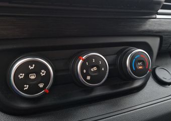 Renault TRAFIC 2.0 dCi 150 T30 L2H1 Work Edition / AUTOMAAT / Cruise Control / Airco / Tussenschot met raam / Apple Carplay & Android Auto /