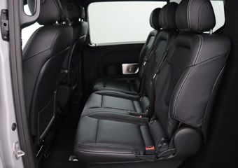 Mercedes-Benz V-KLASSE 300d Lang DC Avantgarde Edition FACELIFT | Dubbele Cabine | Trekhaak | ACC!