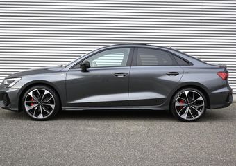 Audi A3 Limousine 35 TFSI S-Line Black edition RS | Pano | Apple-Carplay | Virtual