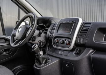 Renault TRAFIC 2.0 dCi L2H1 | 120 PK | Euro 6 | 5-Persoons | Cruise | Airco | DC