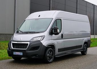 Peugeot BOXER 2.2 BlueHDi 140 L3H2 3.5t BPM voordeel |Nieuw |Airco |Carplay |Cruise |Camera |Parkeersensoren |3500 KG |140 pk |Metallic |Android auto |Bluetooth |Elektrisch verstelbare ramen en spiegels