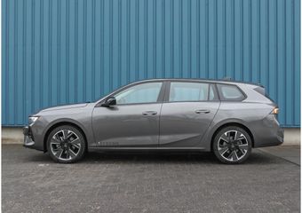 Opel ASTRA Electric 54 kWh Business Edition | Warmtepomp | 11kw lader | AGR-bestuurdersstoel | Apple Carplay/ Android Auto | Adaptieve cruise control | Camera | Parkeersensoren voor & Achter | Navigatie | Stoel & stuur verwarming