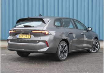 Opel ASTRA Electric 54 kWh Business Edition | Warmtepomp | 11kw lader | AGR-bestuurdersstoel | Apple Carplay/ Android Auto | Adaptieve cruise control | Camera | Parkeersensoren voor & Achter | Navigatie | Stoel & stuur verwarming