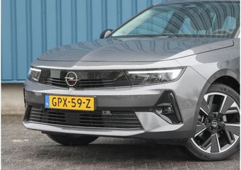Opel ASTRA Electric 54 kWh Business Edition | Warmtepomp | 11kw lader | AGR-bestuurdersstoel | Apple Carplay/ Android Auto | Adaptieve cruise control | Camera | Parkeersensoren voor & Achter | Navigatie | Stoel & stuur verwarming