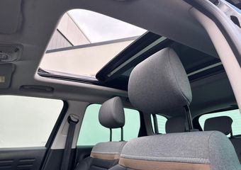 Citroen C3 Aircross 1.2 PureTech Shine Pack | Panoramadak! | Comfort stoelen met leder en verwarming! |