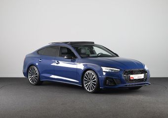 Audi A5 Sportback 35 TFSI S edition Competition 150 pk S-tronic | Private lease vanaf ¤ 822,- pm | Verlengde garantie | Navigatie | Panoramadak | Parkeersensoren | Achteruitrijcamera | Stoelverwarming |