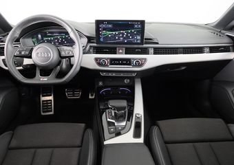 Audi A5 Sportback 35 TFSI S edition Competition 150 pk S-tronic | Private lease vanaf ¤ 822,- pm | Verlengde garantie | Navigatie | Panoramadak | Parkeersensoren | Achteruitrijcamera | Stoelverwarming |