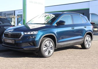 Skoda Karoq Business Edition 1.5 TSI 150pk AUTOMAAT | Achteruitrijcamera | Cruise control | Stoel- & stuurwielverwarming | Navigatie |