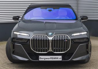 BMW 7-SERIE M760e xDrive – Executive Lounge – Rear Entertainment – Bowers & Wilkins