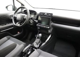 Citroen C3 Aircross 1.2 PureTech Shine 130 PK | Automaat | Parkeersensor | Stoelverwarming | Mirror Screen | Cruise Control | Airco | Stuurwielbediening | Radio | Bluetooth | 1e eigenaar