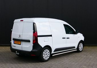 Renault EXPRESS 1.5 dCi 75 Comfort + *Betimmering lat-lat in laadruimte* – Sidebars, sensor achter, navi, trekhaak