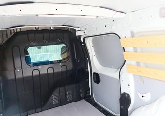 Renault EXPRESS 1.5 dCi 75 Comfort + *Betimmering lat-lat in laadruimte* – Sidebars, sensor achter, navi, trekhaak