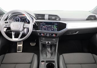 Audi Q3 Sportback 45 TFSI e S Edition Private lease vanaf ¤825,- pm | 245 pk S-tronic  | Verlengde garantie | Navigatie | Parkeersensoren | Adaptieve cruise control | Stoelverwarming |