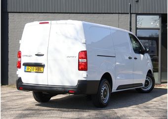 Citroen JUMPY 1.5 BlueHDI 120PK S&S L3 | AppleCarPlay/AndroidAuto | Navigatie | Achteruitrijcamera | Parkeersensoren Achter | Airco | Cruise Control | 3 Zitplaatsen Rechtsvoor | DAB Ontvanger |