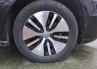 Volkswagen e-Golf E-DITION Metallic/ Led/ Clima/ Navi/ Parkeersensor/ 16 lmv