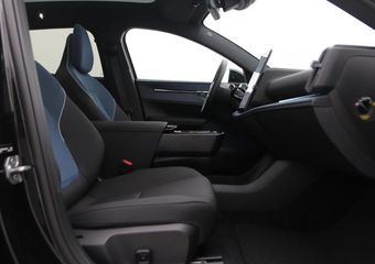 Volvo EX30 Single Motor Extended Range Ultra 69 kWh | Stoel+Stuurverwarming | 20 Inch | Getint Glas | Panoramadak | harman/kardon