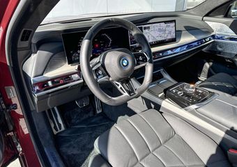 BMW 7-SERIE M760e xDrive / Bowers & Wilkins Diamond / Rear-seat Entertainment Experience / Iconic Glow kristalkoplampen / Elektrisch openen & sluiten portieren / Panoramadak Sky Lounge / Stoelventilatie voor & achter / Stoelmassage voor & achter / Driving Assistant P