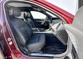 BMW 7-SERIE M760e xDrive / Bowers & Wilkins Diamond / Rear-seat Entertainment Experience / Iconic Glow kristalkoplampen / Elektrisch openen & sluiten portieren / Panoramadak Sky Lounge / Stoelventilatie voor & achter / Stoelmassage voor & achter / Driving Assistant P
