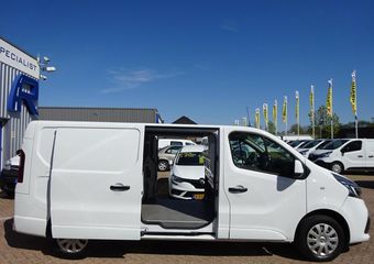 Renault TRAFIC 2.0 dCi 120 T29 L2H1 AIRCO NAVI CRUISE CONTROL 2 x SCHUIFDEUR