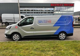 Renault TRAFIC E-Tech Red L2 H1, Airco, Nav, Camera