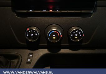 Renault MASTER 2.3 dCi 136pk L2H2 Euro6 Airco | Camera | Navigatie | Cruisecontrol | 2500kg Trekhaak, Parkeersensoren, bijrijdersbank