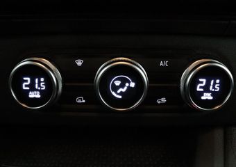 Renault KANGOO Blue dCi 115pk extra L1 125th Anniversary Camera | Climate | Navi | Sidebars | Trekhaak | 16″ Velgen