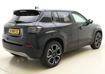 Jeep Avenger Altitude 54 kWh | Adaptive Cruise control | Climate control | Camera | 18″ Lichtmetalen velgen | Getint glas | Keyless | Bluetooth | Draadloze telefoonlader