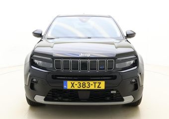Jeep Avenger Altitude 54 kWh | Adaptive Cruise control | Climate control | Camera | 18″ Lichtmetalen velgen | Getint glas | Keyless | Bluetooth | Draadloze telefoonlader